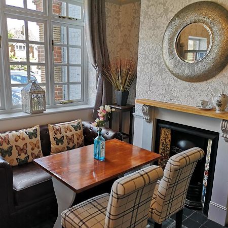 Woolpack Inn Чичестер Экстерьер фото