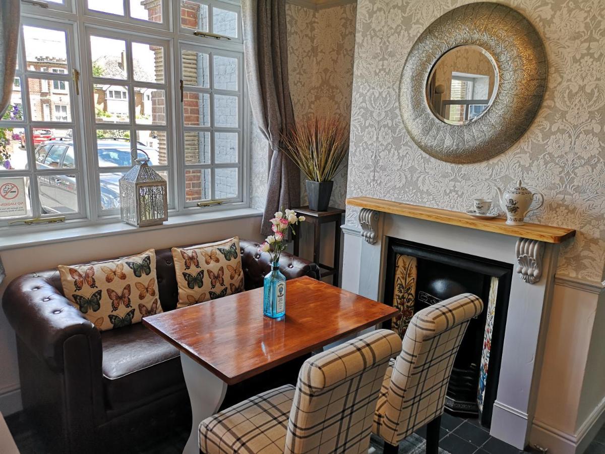 Woolpack Inn Чичестер Экстерьер фото